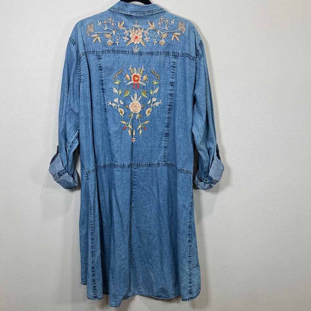 ✔️Nostalgia Light Washed Blue Embroidered Denim Top/Tunic